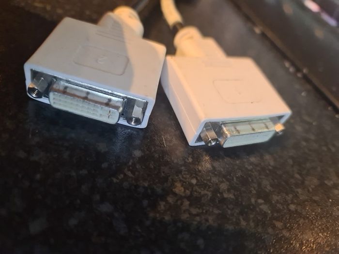 DMS-59 to dual DVI