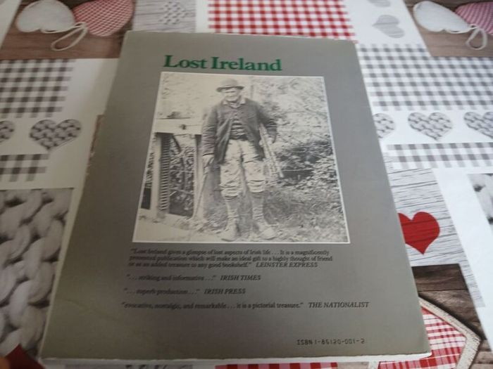 Vintage Lost Ireland: A Photographic Record at the Turn of the Century