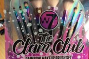 W7 The Clam Club Rainbow Makeup Brush Set.New