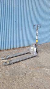 Pallet truck