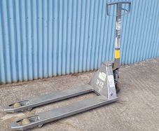 Pallet truck