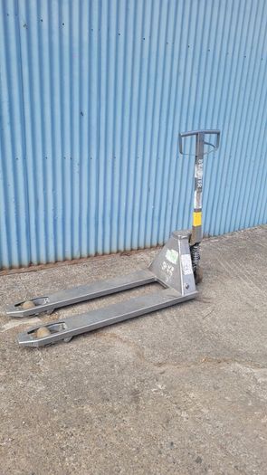 Pallet truck