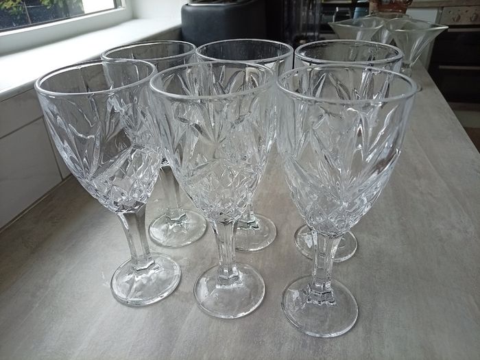 Tipperary crystal 6 wine goblets