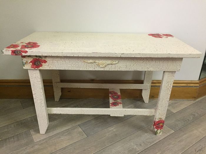 Upcycled crackled poppy table