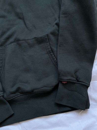 Black men's Levi's hoodie