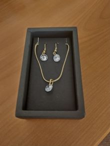 Necklace and earrings set custom.