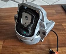2009 Audi a4 engine mount
