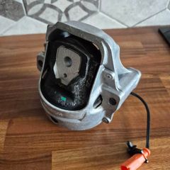 2009 Audi a4 engine mount