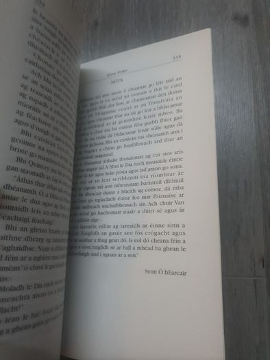 Dracula Bram Stoker (Irish langauge translation by sean o cuirrin, an gum 1997)