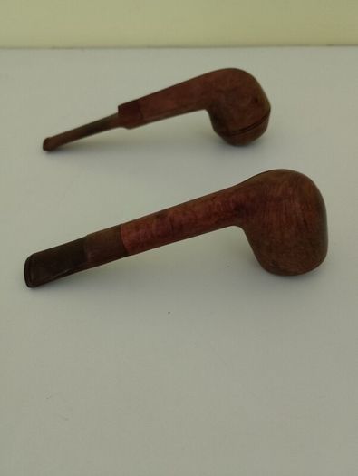2 Tobacco pipes