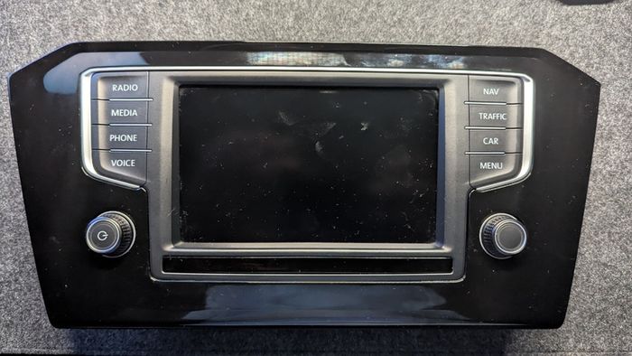 VW Passat B8 (3G) 6.5-Inch Infotainment Screen / Display Unit