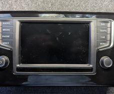 VW Passat B8 (3G) 6.5-Inch Infotainment Screen / Display Unit