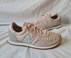 new balance 720 Size 4.5 eu 37 pink suade in good condition