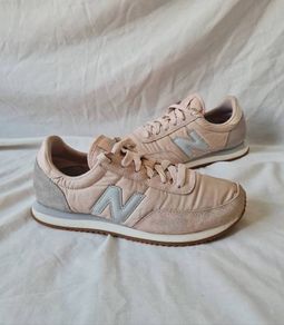 new balance 720 Size 4.5 eu 37 pink suade in good condition