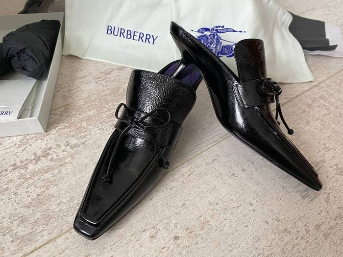 BURBERRY Black Patent Leather Kitten Heel Mules EU 38 UK 5 Made in Italy