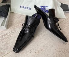 BURBERRY Black Patent Leather Kitten Heel Mules EU 38 UK 5 Made in Italy