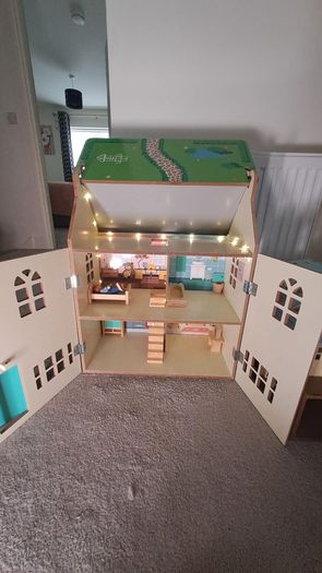 Toys wooden Doll house