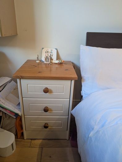chested 4 drawer with 2 bed side table