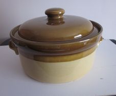 TG Green "Granville" Stoneware Glazed Lidded Dish