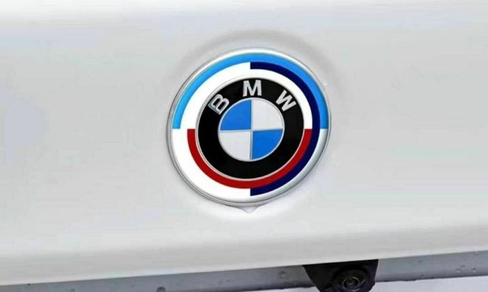 50th Anniversary Bonnet/Boot Badges - FREE POST