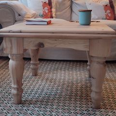 Antique style coffee table