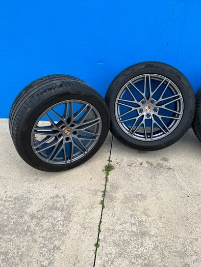 Porsche cayenne 21 rs spyder design wheels grey