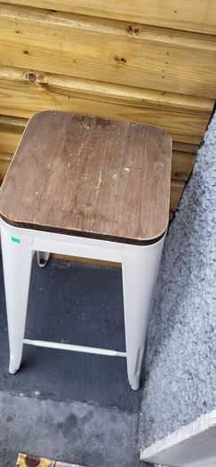 Barstools x2 or kitchen breakfast bar