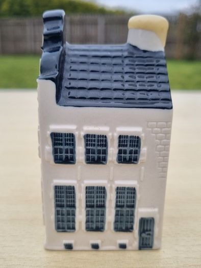KLM Blue Delft miniature collector's house