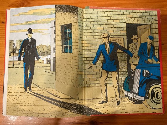 Vintage annual:'Dial 999 P.C.Thirteen Investigates'