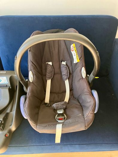 Maxi-Cosi CabrioFix Baby Car Seat + ISOFIX Base