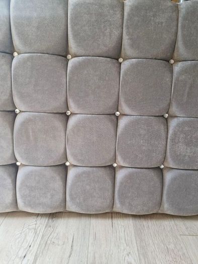 grey/silver headboard