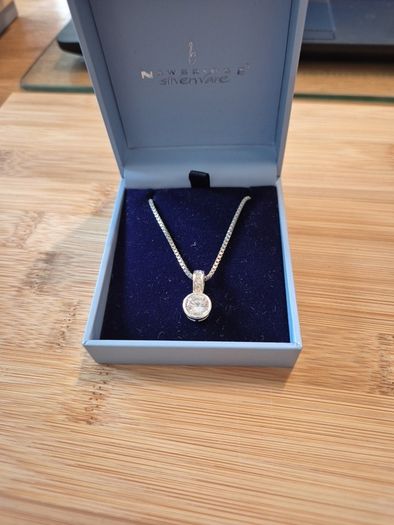 Teardrob Zerconia pendant