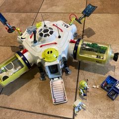 Playmobil space station