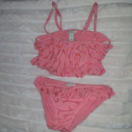 girls swimsuit