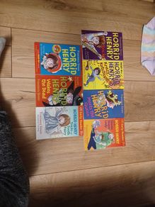 7 Horrid Henry Books !