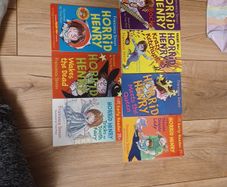 7 Horrid Henry Books !
