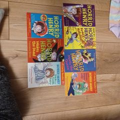 7 Horrid Henry Books !