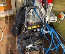 petrol powerwasher