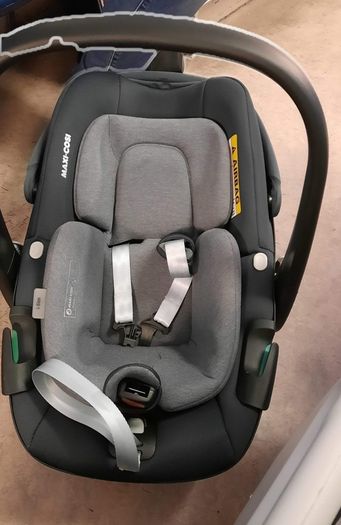 Maxi cosi pebble and pearl car seats