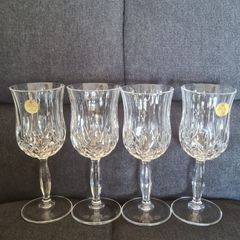 Set of 4  Royal Doulton Wine Glasses Crystal