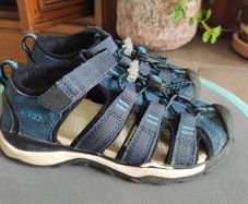 KEEN Washable kids sandals Uk size 10, EU 29