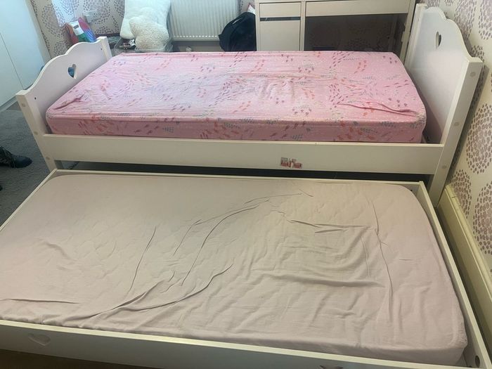 childs single bed