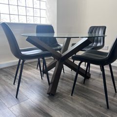Dining Table & Chairs
