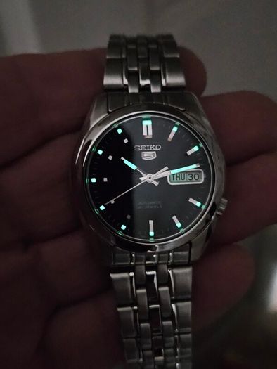 Watch Seiko 5 Automatic.