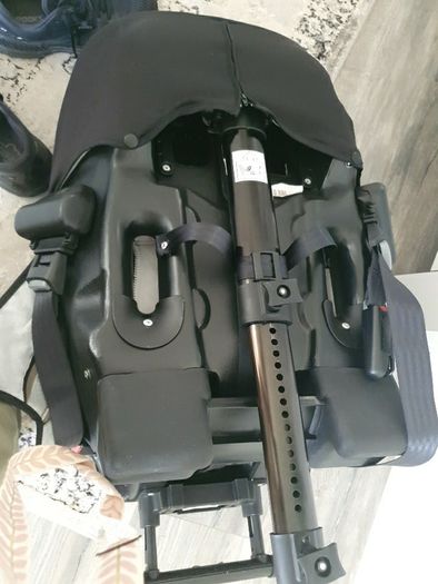 Axkid car seat