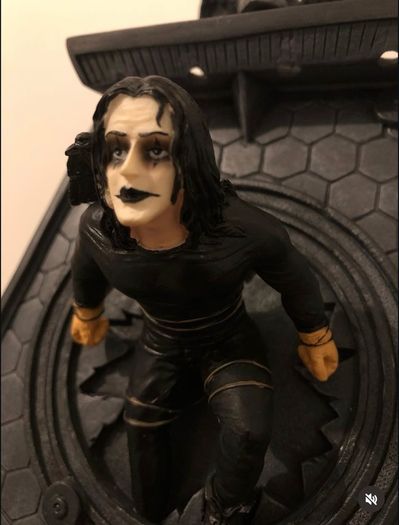 The Crow Neca fountain 2002