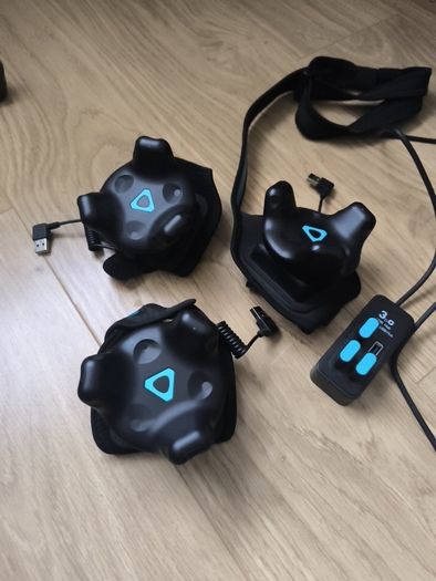 Vive 2.0 tracker with dongle and trackstrap battery bank