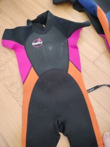 Girls wet suit size 5/6