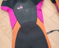 Girls wet suit size 5/6