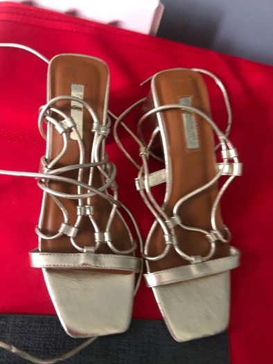 Ladies gold shoes size 4